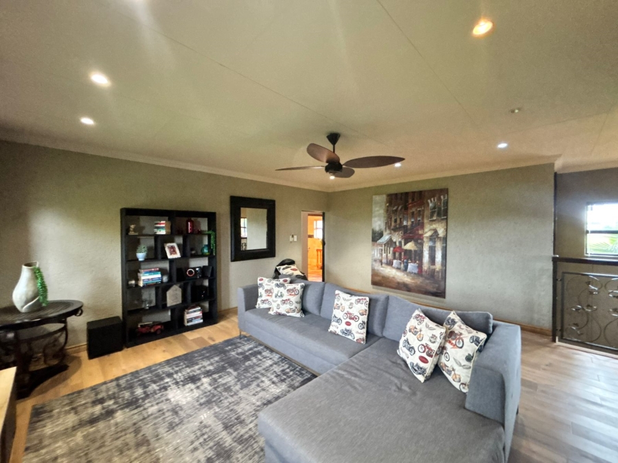 5 Bedroom Property for Sale in Grimbeeck Park North West